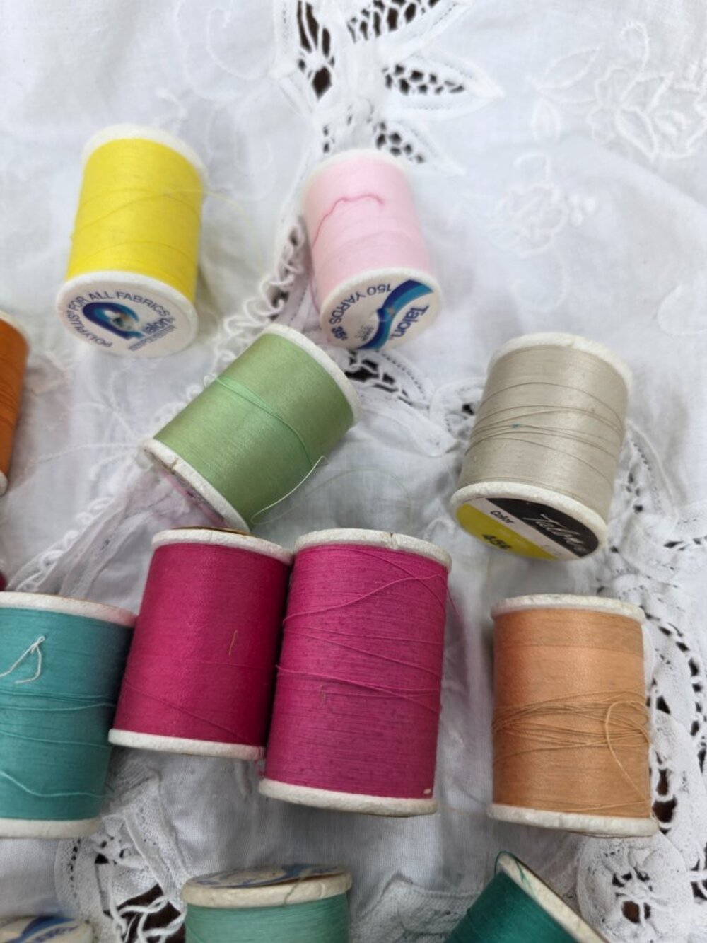 Lot of 40 Talon Thread Multi Color 3 New 37 Used Styrofoam Plastic Spools Vint - Picture 9 of 14
